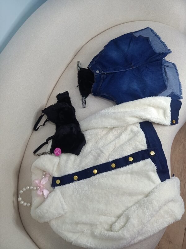 طقم قميص مع أزرار و شورت جينز