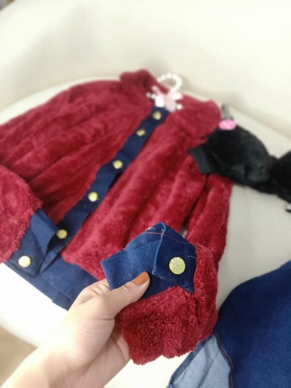 طقم قميص مع أزرار و شورت جينز