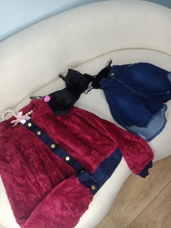 طقم قميص مع أزرار و شورت جينز